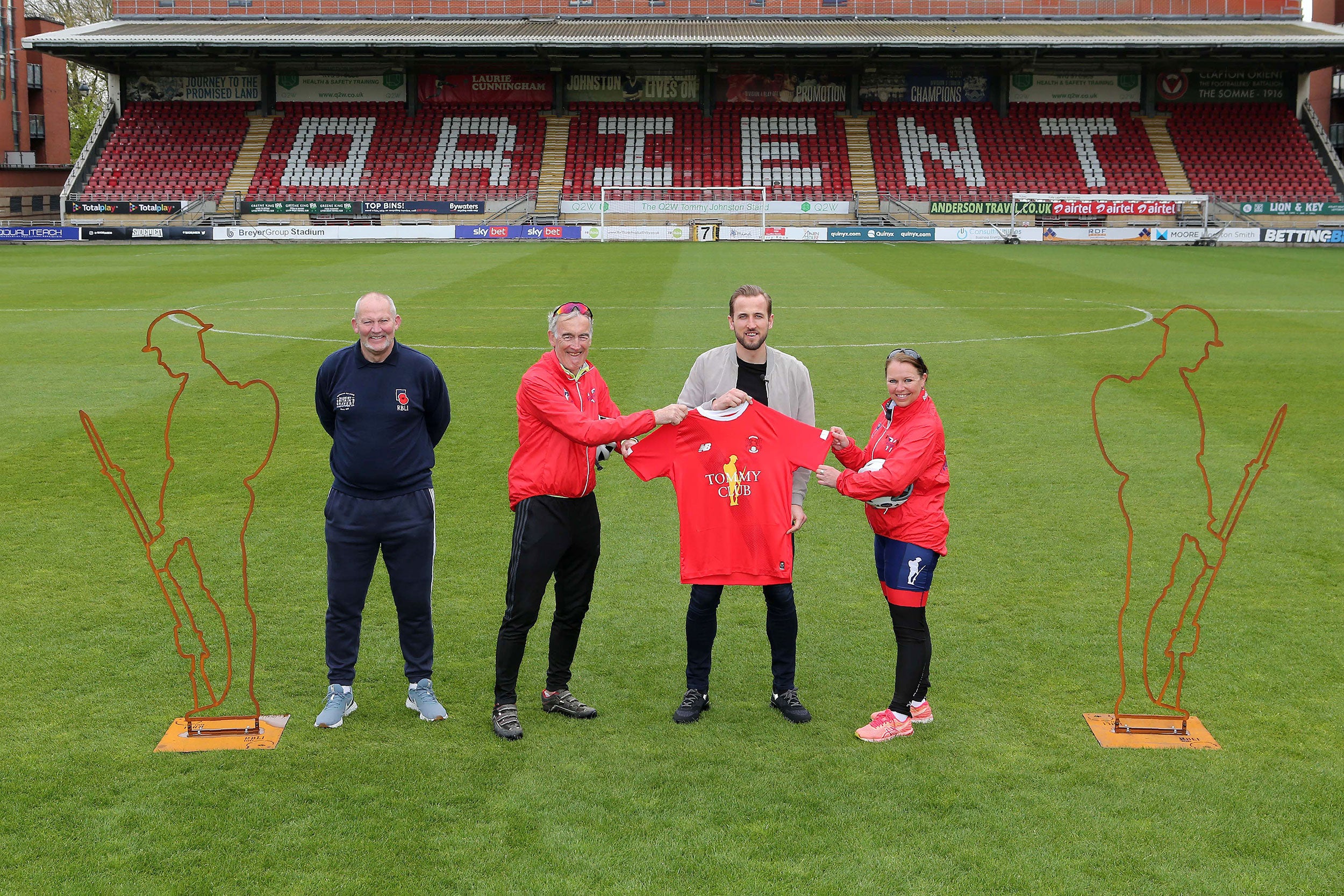 Harry-Kane---Shirt-Sponsor_LOFC_020-_1.jpg